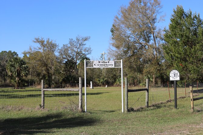 1 Hour Guided Horseback Trail Ride Rock Springs Run State Reserve - Meeting the horses and getting ready