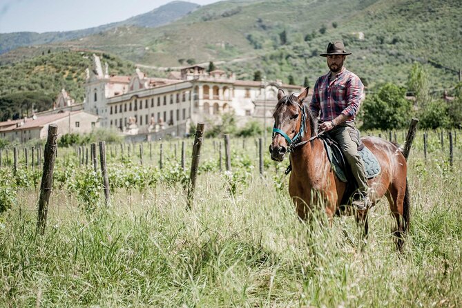 1 hour horseback ride in Valgraziosa Pisa - Riding from Calci into Valgraziosa