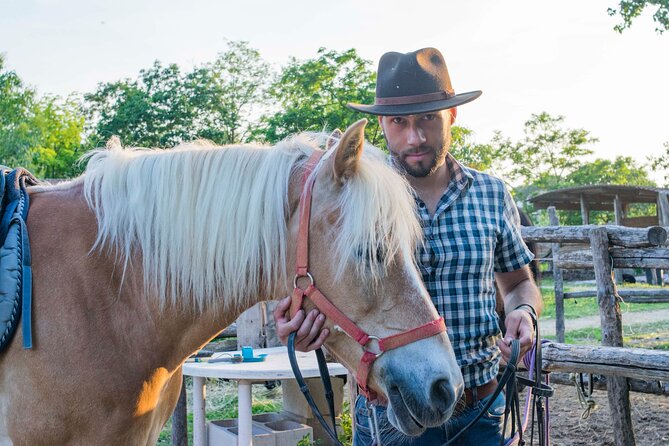 1 hour horseback ride in Valgraziosa Pisa - A family outing that does not feel rushed