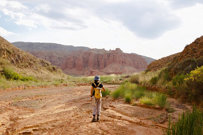 2-Day Adventure: Horseback Riding, Konorchek Canyons & Yurt Stay - Four hours on horseback in Chon Kemin