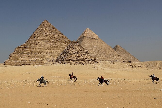 2 Hour Camel or Horse Riding around the Pyramids - A two-hour ride with the pyramids in full view