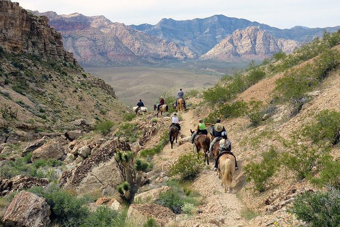 2-Hour Horseback Riding through Red Rock Canyon - The wranglers make the difference