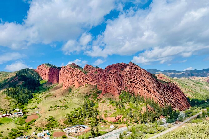 3 Days Issyk Kul lake & Chon Kemin: Eagle show, horse riding - Fairy Tale Canyon and the southern shore