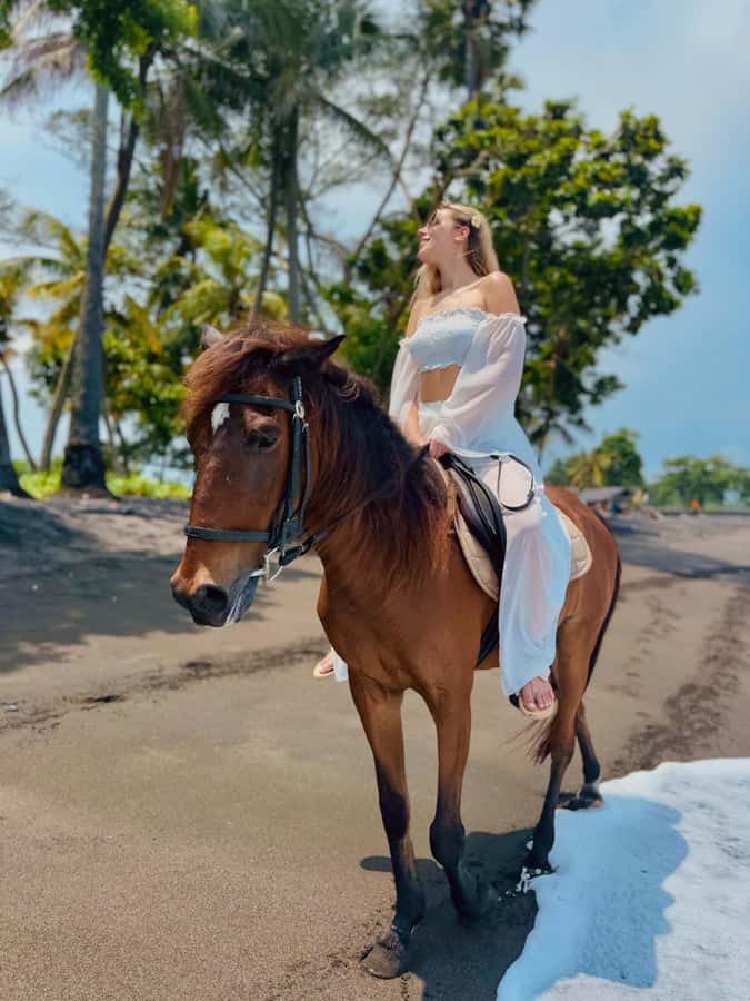 Bali Horse ride at Saba beach Horse tour - Views toward Nusa Penida and Mount Agung