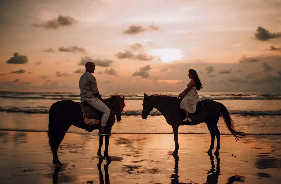 Bali: Horse Riding Tour on Seminyak Beach Include Transport - What the 30-minute and one-hour options feel like