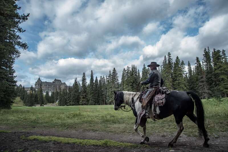Banff National Park: 1-Hour Spray River Horseback Ride - Calm horses and attentive guides