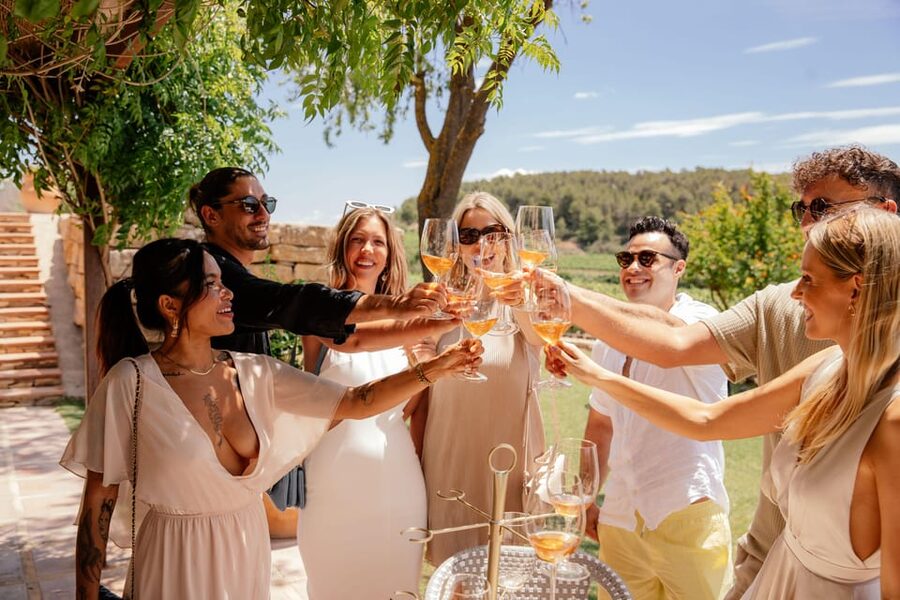 Barcelona: Vineyard Horseback Riding & Wine Tasting + Tapas - How the six-hour schedule works