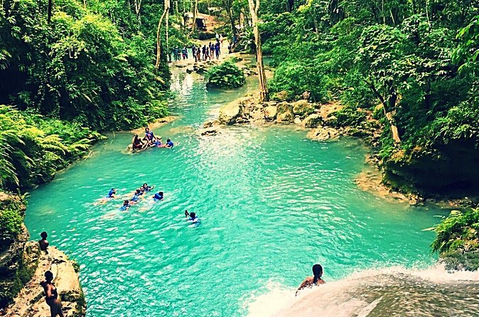 Blue Hole and Horseback Riding and Shopping - A private coach makes the logistics easier