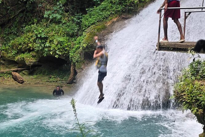 Blue Hole, Horseride with Swim and Bamboo Rafting Ocho Rios - Bamboo rafting toward the ocean