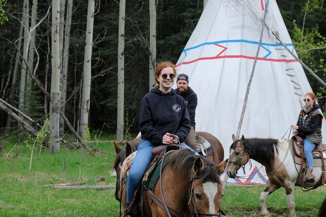 Buffalo Loop 1-Hour Horseback Trail Ride in Kananaskis - Meeting the horses and getting ready