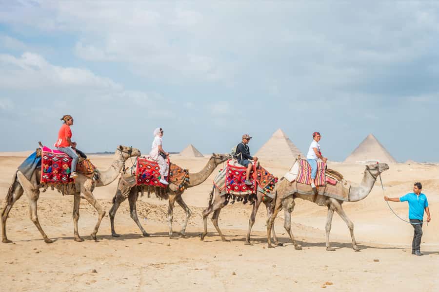 Cairo: Half Day Pyramids Tour by Camel or Horse Carriage - Key points to know before booking