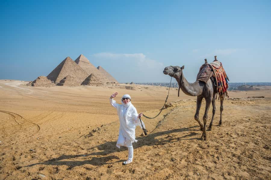 Cairo: Half Day Pyramids Tour by Camel or Horse Carriage - How the guides and drivers shape the day
