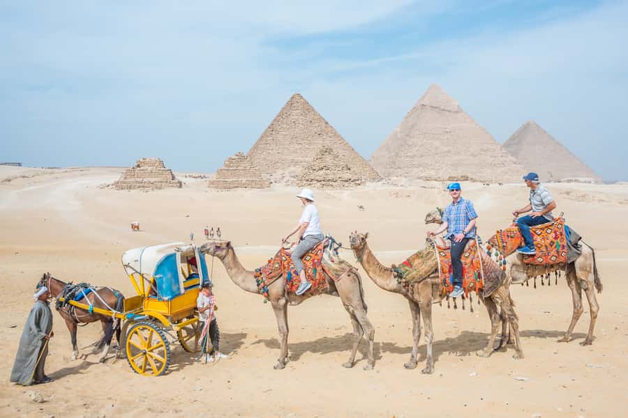 Cairo: Half Day Pyramids Tour by Camel or Horse Carriage - Who should book this Giza tour?