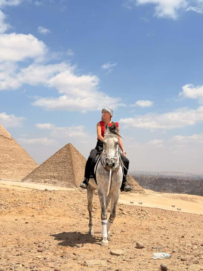 Cairo: Horse Riding tour at Pyramids of Giza - Riding across the golden sand