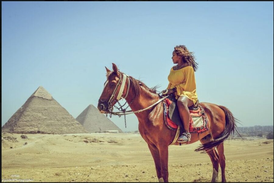 Cairo: Private Arabian Horse Ride at the Giza Pyramids - Seeing Giza from the back of an Arabian horse
