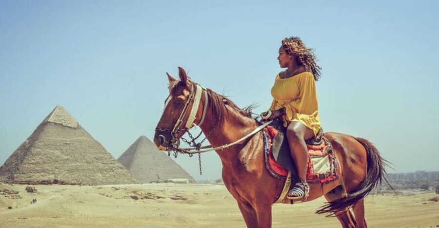 Cairo: Private Arabian Horse Ride at the Giza Pyramids - Getting matched with the horse