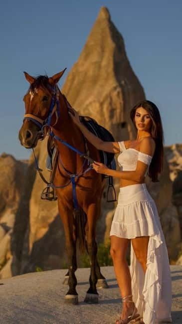 Cappadocia: Fascinating Horse Tour in Göreme Valleys - What happens from pickup to saddle