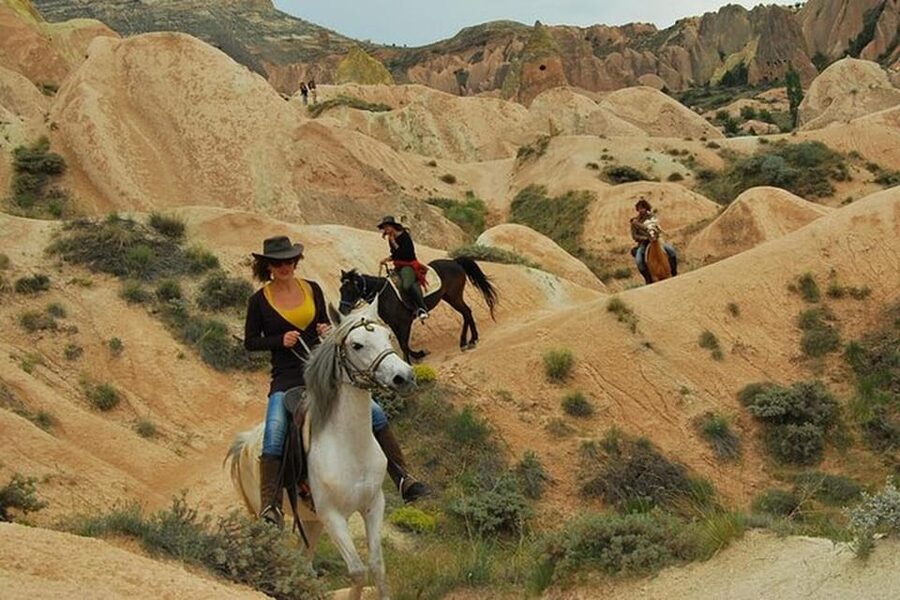 Cappadocia : Horse Riding Sunset Sunrise Daytime - Kılıçlar Valley and the first photo stop