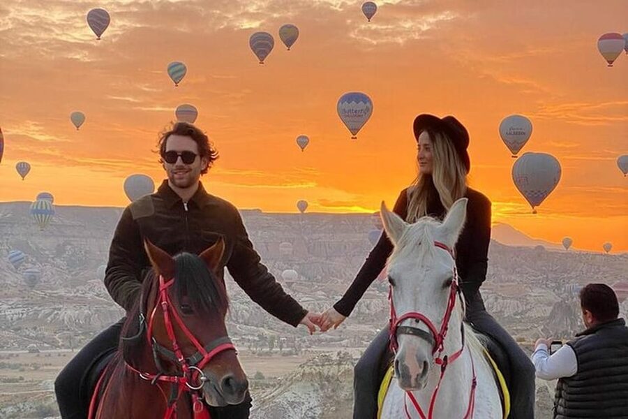 Cappadocia : Horse Riding Sunset Sunrise Daytime - Pickup from Göreme, Avanos, Çavuşin, or Uçhisar