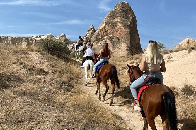 Cappadocia Horseback Ride through Valleys — Sunset/hoteltransfer - Meskendir Valley and the changing trail