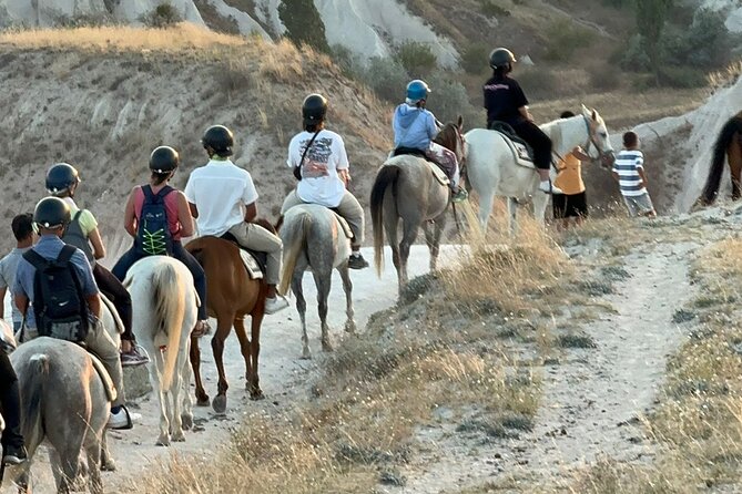 Cappadocia Horseback Sunset & Sunrise - Pickup, group size, and the people arranging it