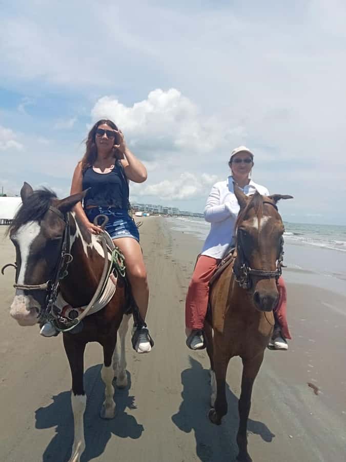Cartagena: Horse Riding on the Beach with Photos and Lunch - Booking advice for a smoother ride