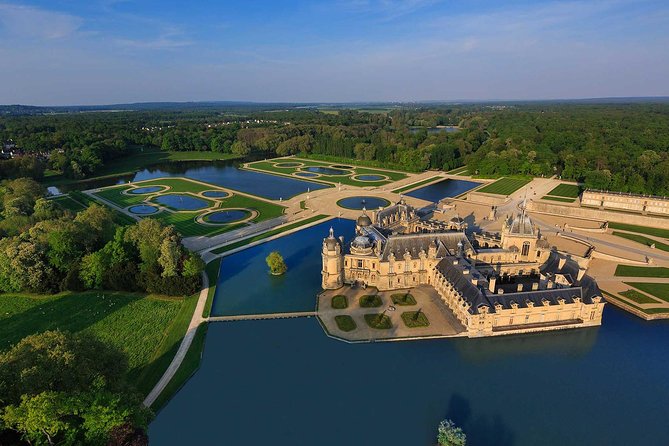 Chantilly Tour: Great Stables and Renaissance Meal from Paris - Three centuries of garden design across 115 hectares