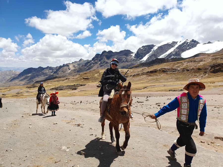 Cusco: Rainbow Mountain Horseback Riding Tour + lunch - Leaving Cusco between 4:00 and 5:00 am