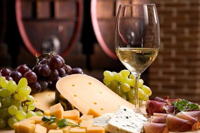 Daily out of Rome : Horseback ride with meals & wine included - Meeting the horses before you ride