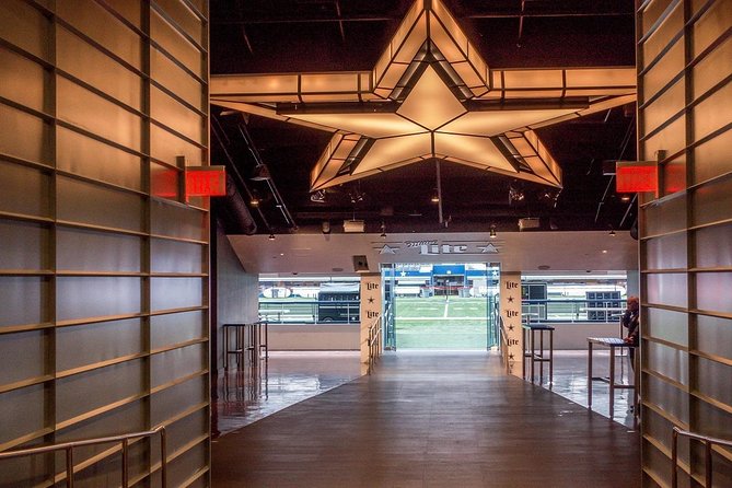 Dallas and Cowboys Stadium Combo Tour - The vehicle and group size affect comfort