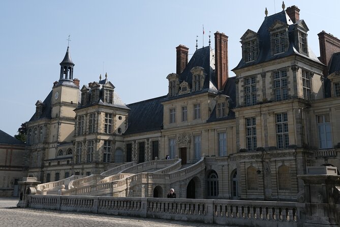 Day Trip to Fontainebleau : Horse Riding, Gastronomy and Castle - A Gastronomic Lunch With Wine
