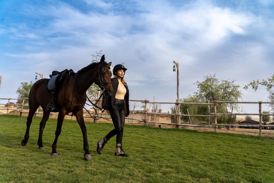 Dubai: Al Marmoom Oasis Horse Riding Experience with Snack - Is the ride good value for families and non-riders?