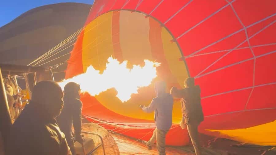 Dubai: Hot Air Balloon with Camel, ATV, & Horse Ride Options - What the 60 to 90 minute flight feels like