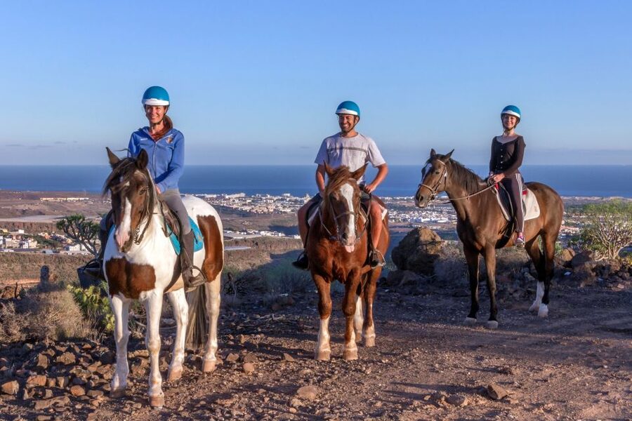 El Salobre: Horse Riding Adventure with Transfer Options - Who should book this ride?