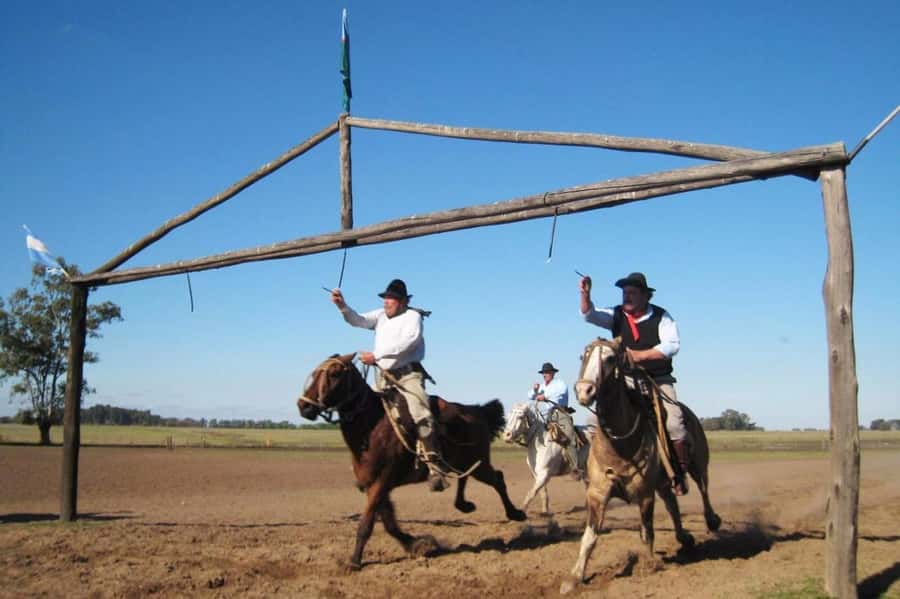 From BA: Santa Susana Day Trip with Lunch - Gaucho Party - What the eight-hour schedule means