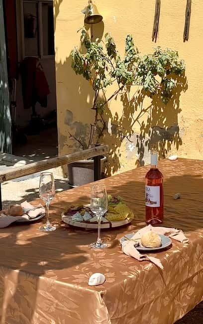 From Barcelona: PRIVATE Horseback Ride + Tapas + Picnic - Leaving Barcelona for the Penedès countryside