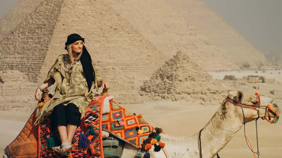 From Cairo: Camel or Horse Ride Tour Around Giza Pyramids - One hour on a camel or horse