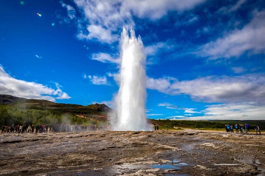 From Reykjavik: Full-Day Horse Riding & Golden Circle Tour - Þingvellir: the first major stop