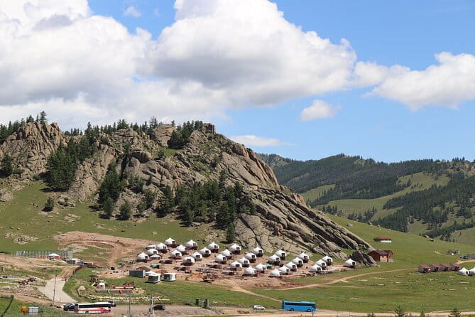 Full Day Chinggis Khaan Statue & Terelj NP Tour +Horseride, Eagle - Why the private vehicle improves the day