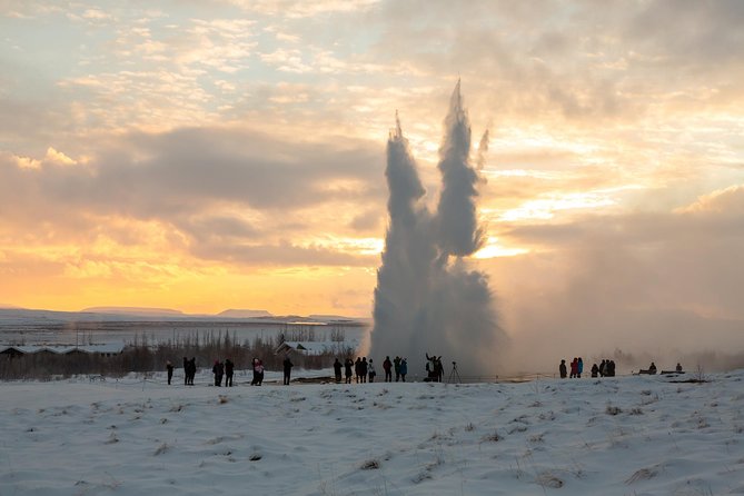 Golden Circle & Viking Horse Experience - Þingvellir: where geology and government meet