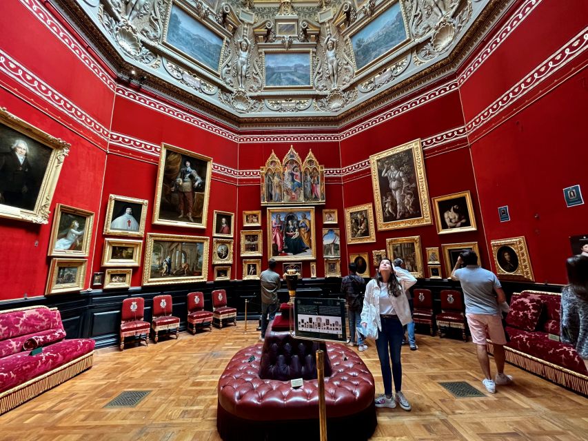 Great Stables of Prince de Conde & Palace Chantilly - The guides can make or break the day