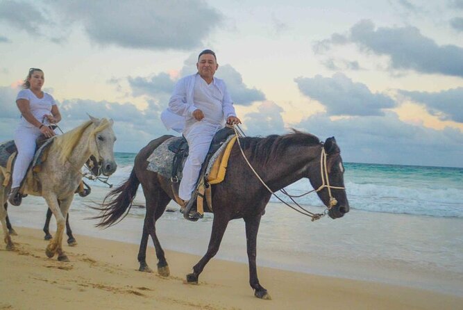 Half-Day Tour 2-in-1, Redonda Mountain & Horseback Riding Tour in Macao Beach - What the private setup changes