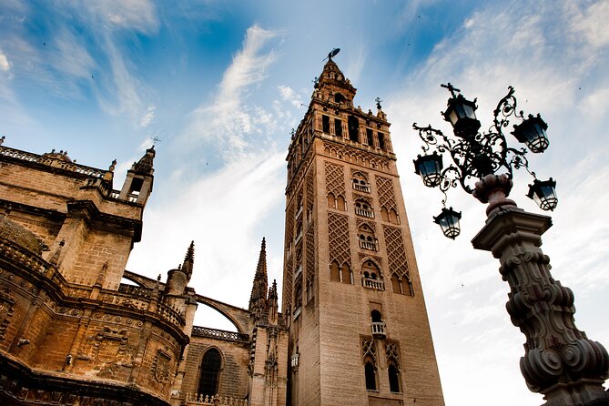 Horse and Carriage Sightseeing Tour in Seville - Plaza del Triunfo, the Alcázar, and Seville Cathedral