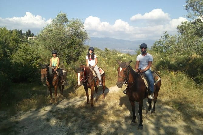 Horse ride, Olive Oil and local foods tasting in a Tuscan farm - A quieter view of Tuscany on horseback