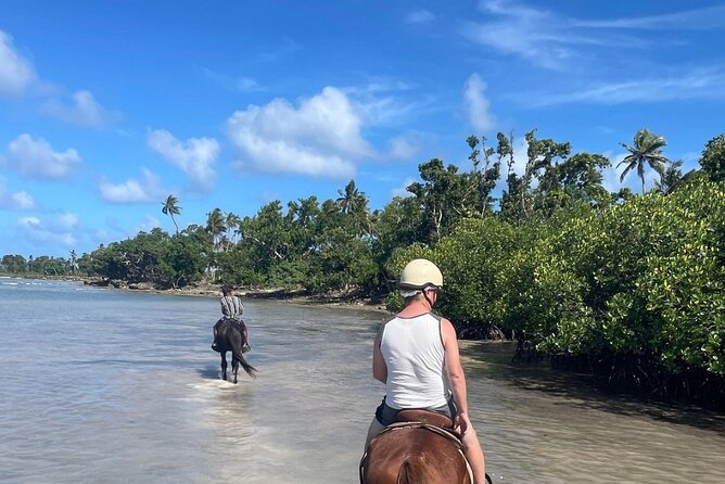 Horse Riding in Port Vila with Yumi Tours - From Port Vila to Club Hippique Adventure Park