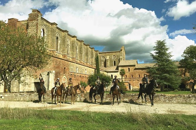 Horse Riding in Tuscany for Experienced Riders: Full-day Trail Ride - The guide and the small-group feel