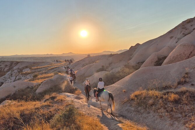 Horseback Ride in Göreme Valleys Cappadocia 2 hours - Güllüdere Valley and its pink fairy chimneys
