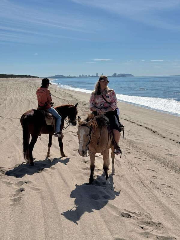 Horseback riding and Temazcal combo with lunch and mezcal - A lunch that feels like part of the tour
