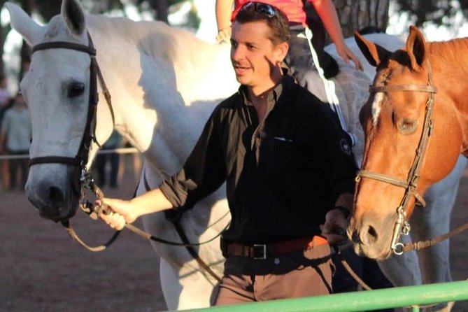 Horseback riding around Doñana National Park - The first 15 to 20 minutes in the ring