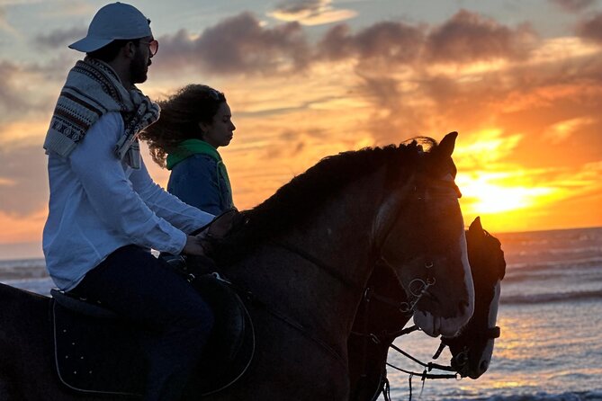 Horseback riding at sunset (2 hours) - Key points at a glance